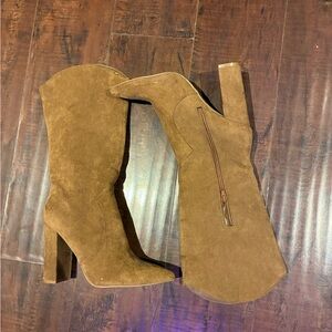Forever 21 Tan Heeled Boots Suede Ankle-Height